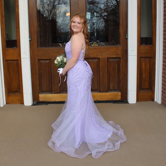 David's Bridal Dresses & Skirts - David's Bridal Lavender Prom Dress